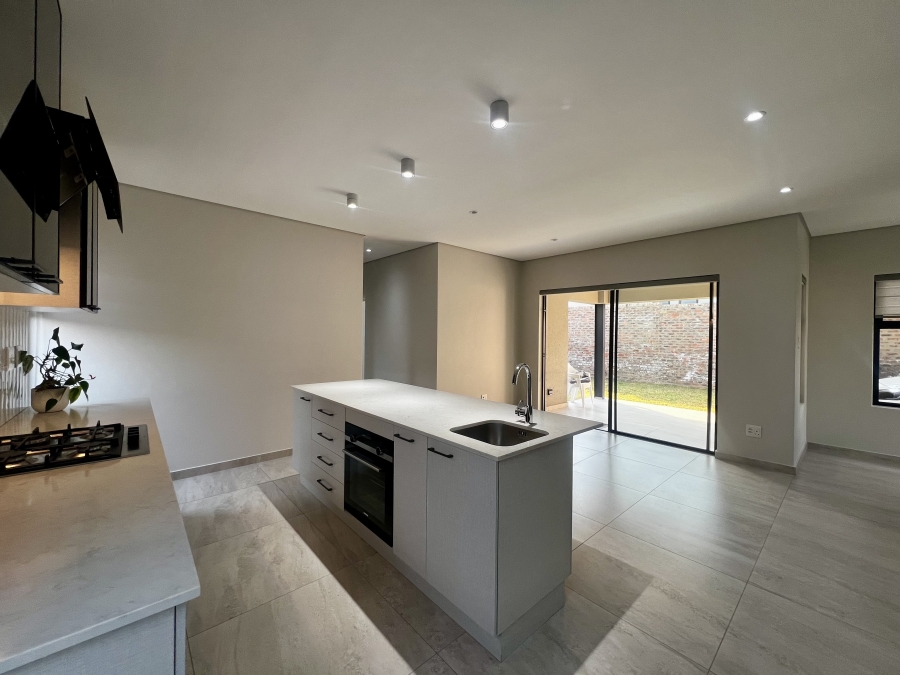 2 Bedroom Property for Sale in Carlswald Estate Gauteng