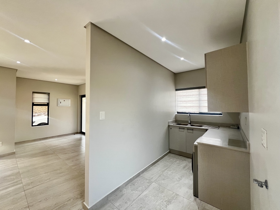2 Bedroom Property for Sale in Carlswald Estate Gauteng