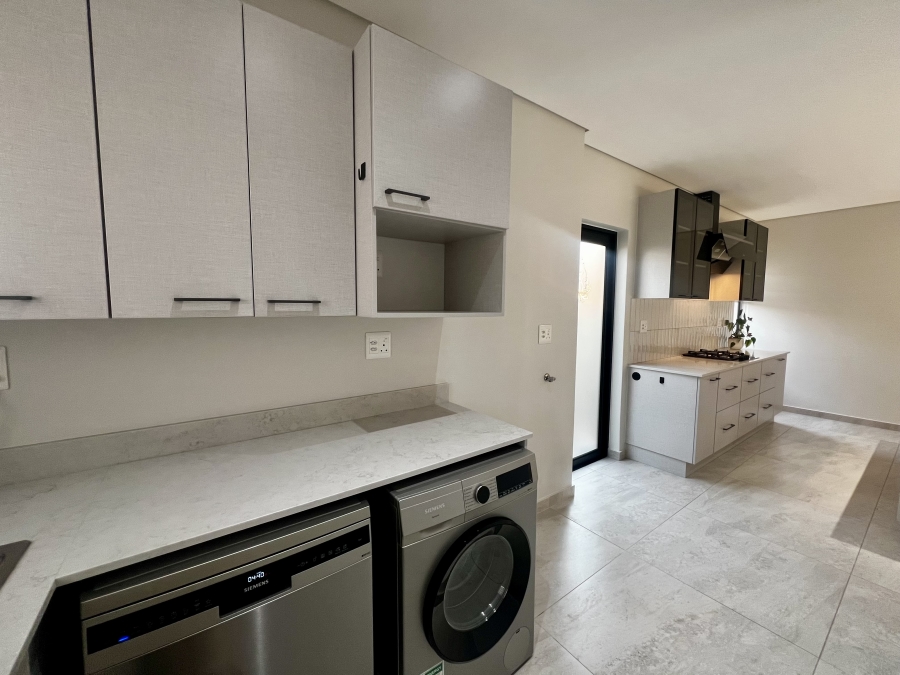 2 Bedroom Property for Sale in Carlswald Estate Gauteng