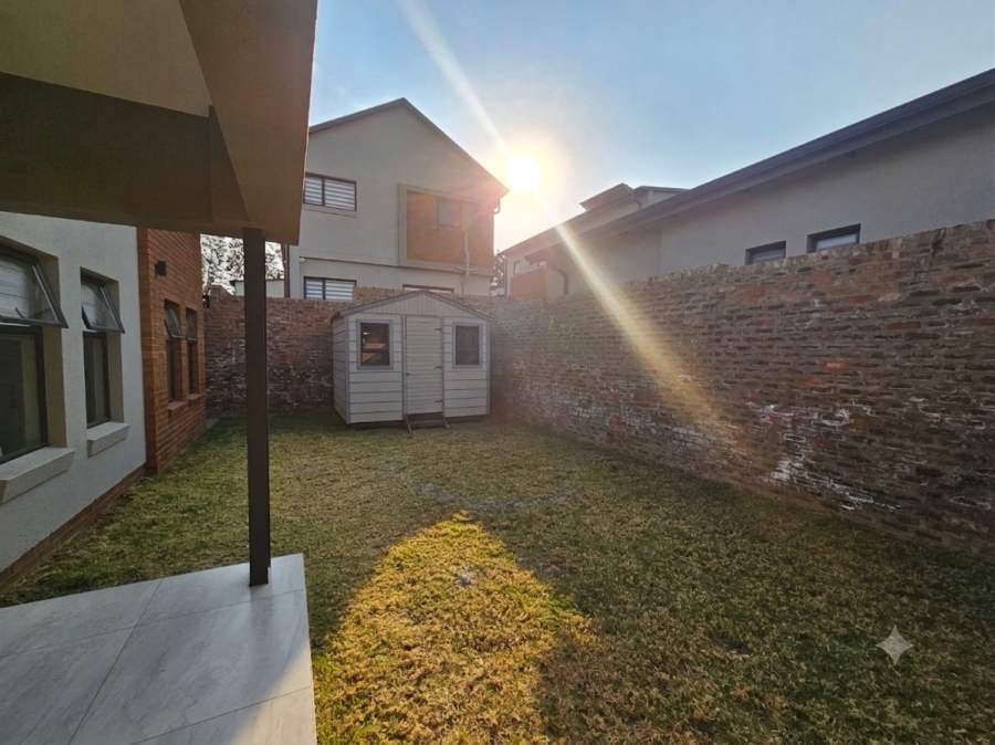 2 Bedroom Property for Sale in Carlswald Estate Gauteng
