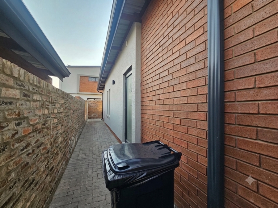 2 Bedroom Property for Sale in Carlswald Estate Gauteng