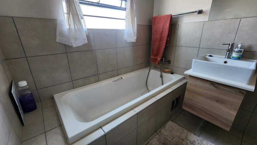 To Let 3 Bedroom Property for Rent in Sagewood Gauteng