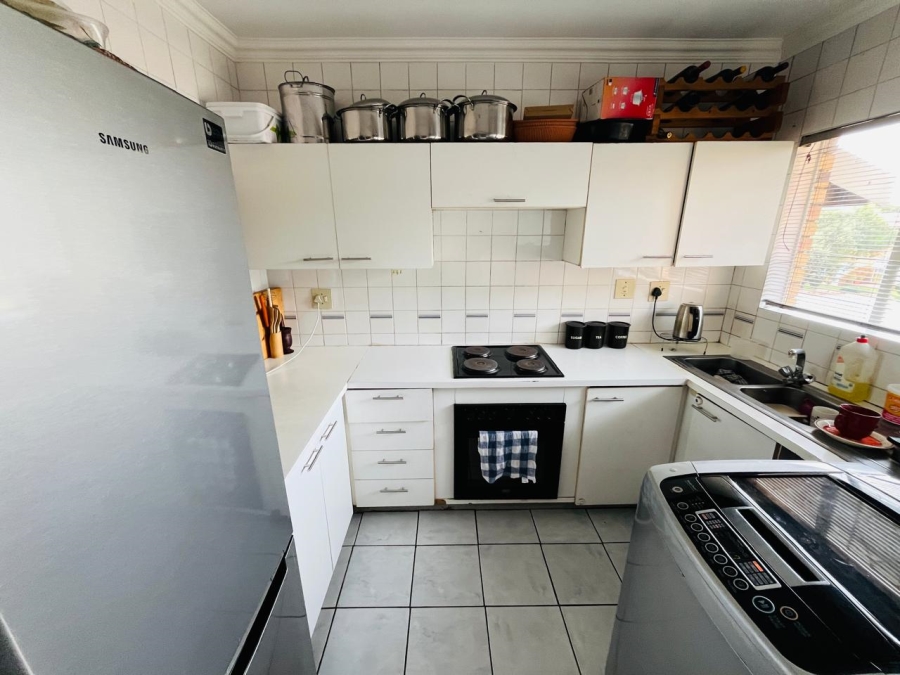 2 Bedroom Property for Sale in Buccleuch Gauteng