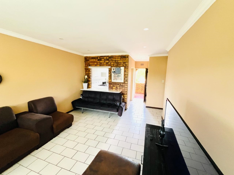2 Bedroom Property for Sale in Buccleuch Gauteng
