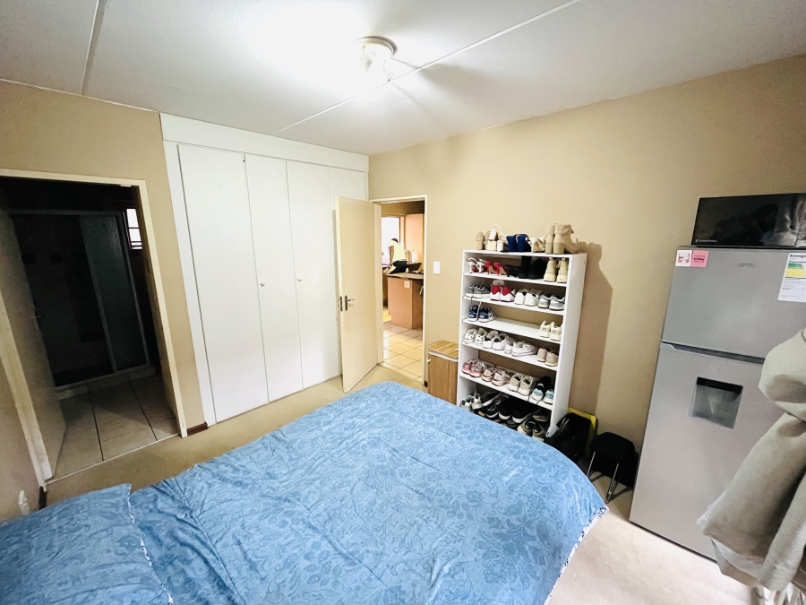 2 Bedroom Property for Sale in Erand Gardens Gauteng