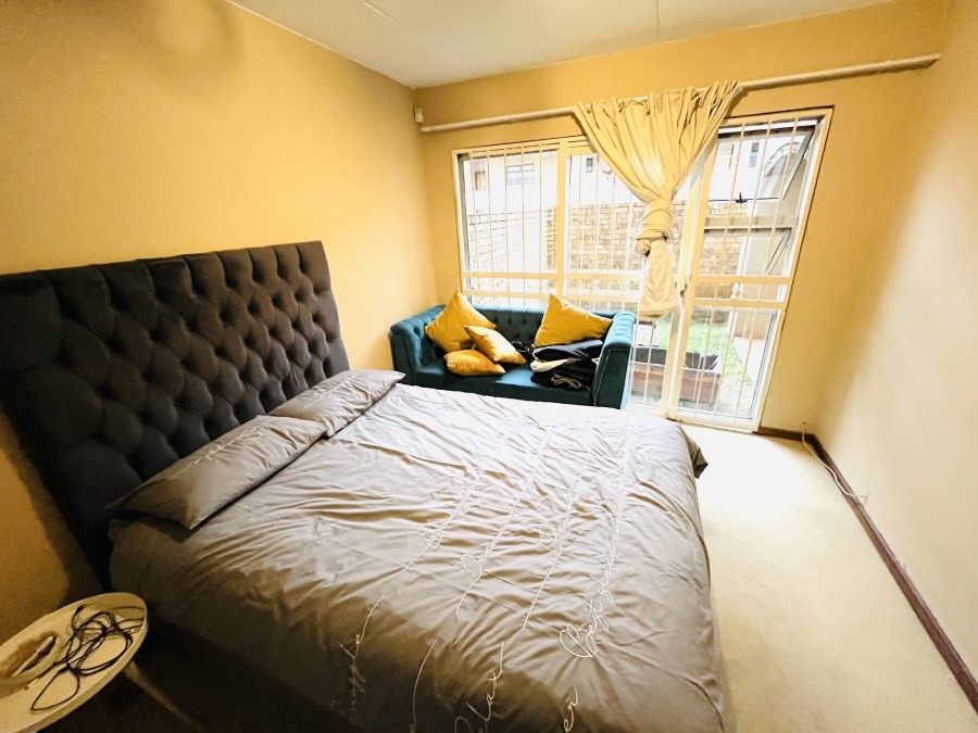 2 Bedroom Property for Sale in Erand Gardens Gauteng