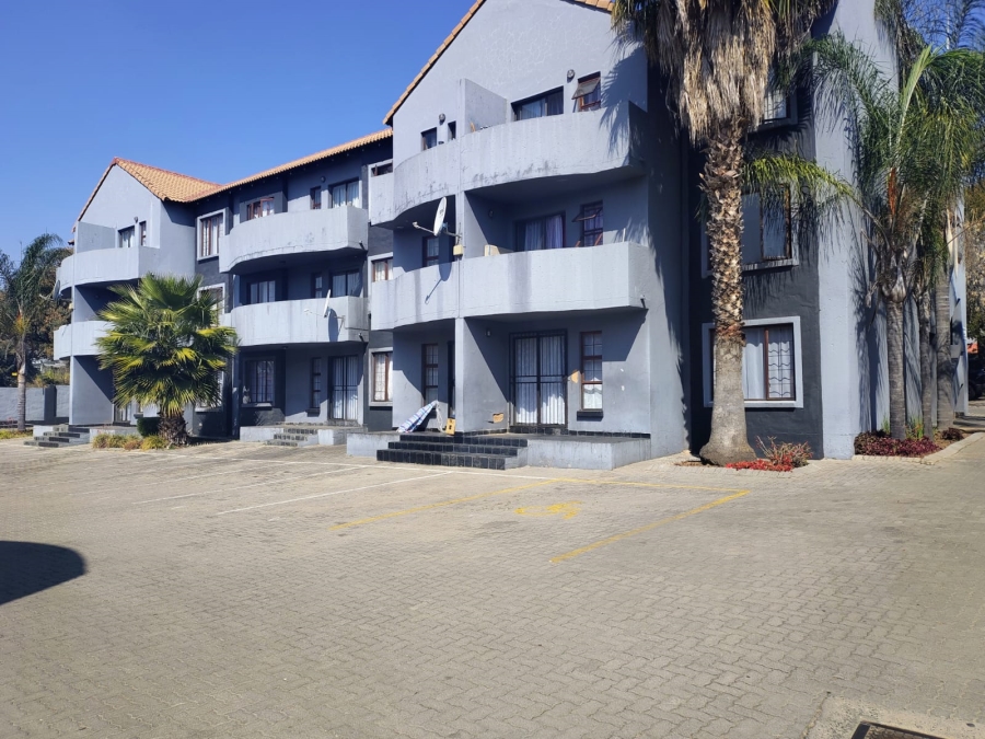 To Let 2 Bedroom Property for Rent in Erand Gardens Gauteng