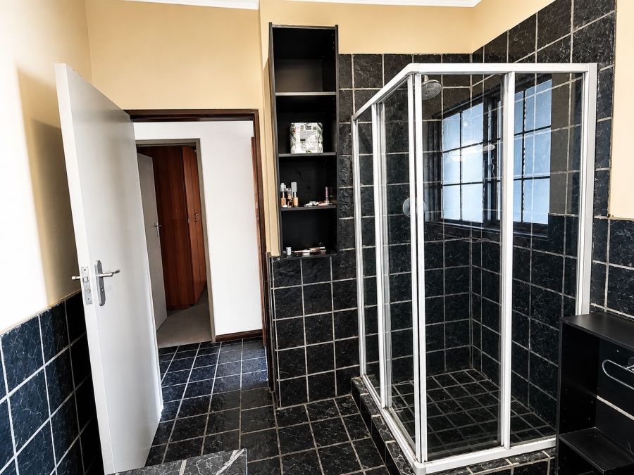 2 Bedroom Property for Sale in Erand Gardens Gauteng