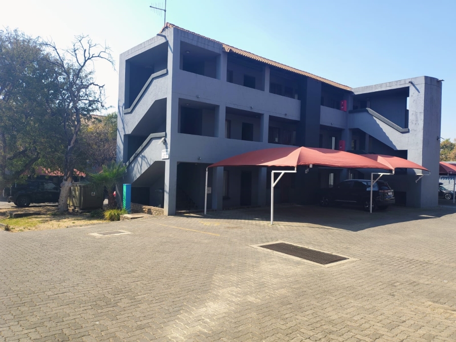 2 Bedroom Property for Sale in Erand Gardens Gauteng