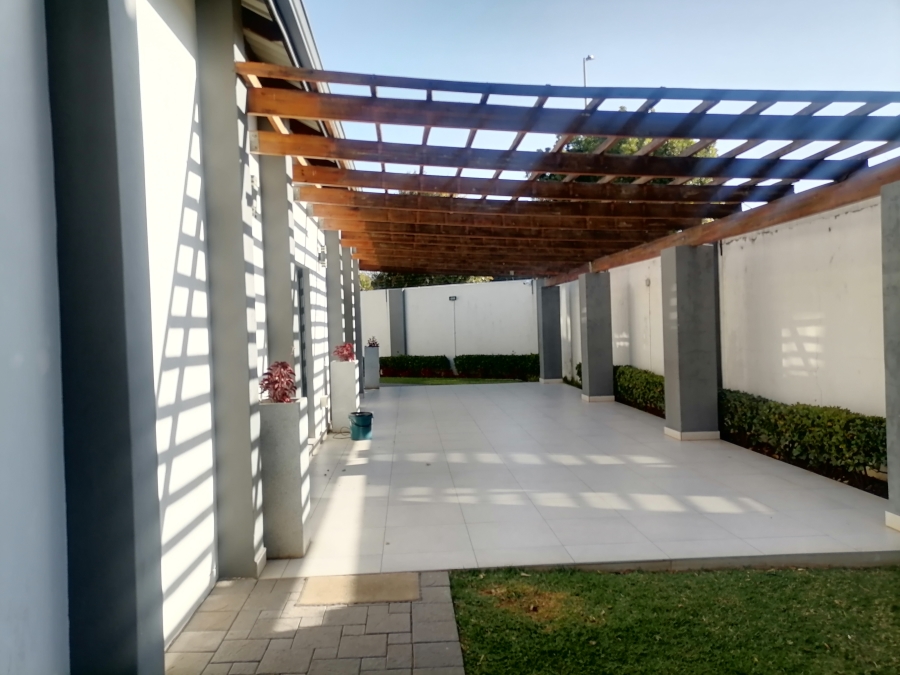 2 Bedroom Property for Sale in Halfway Gardens Gauteng