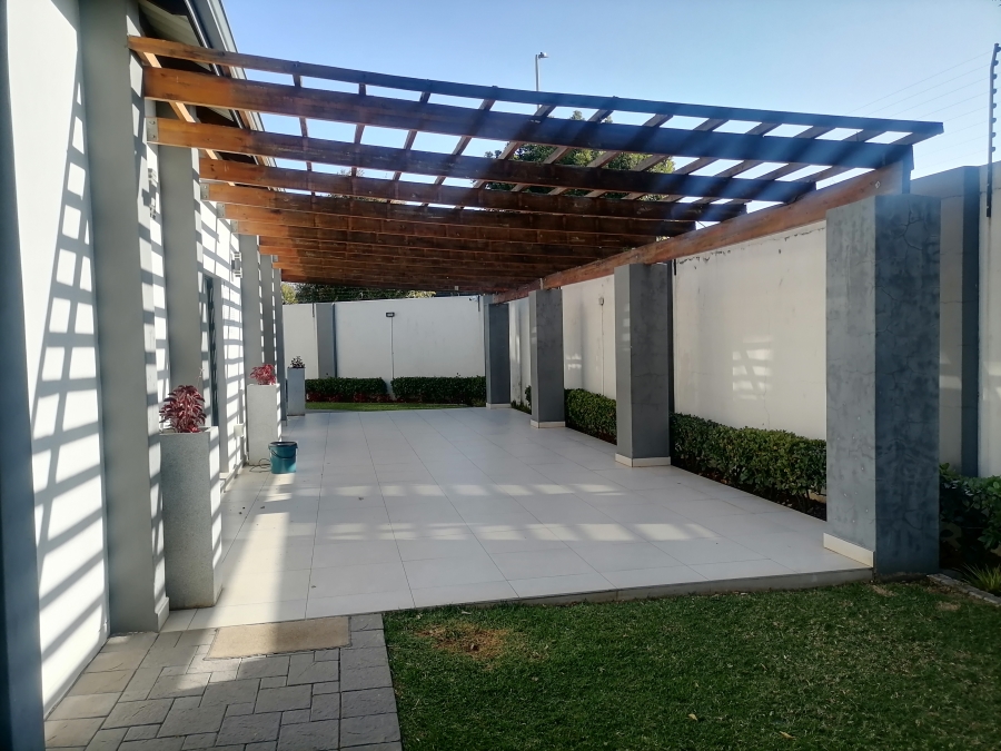 2 Bedroom Property for Sale in Halfway Gardens Gauteng