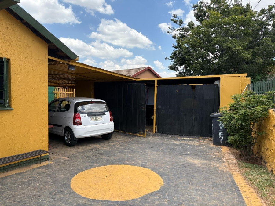 4 Bedroom Property for Sale in Lenasia South Gauteng