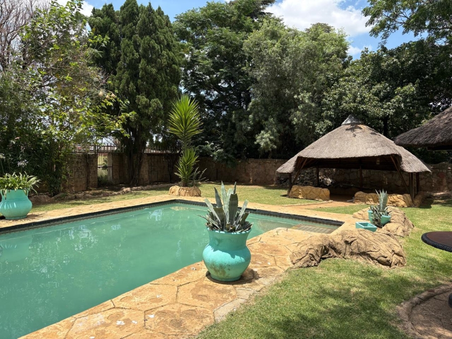 4 Bedroom Property for Sale in Lenasia South Gauteng