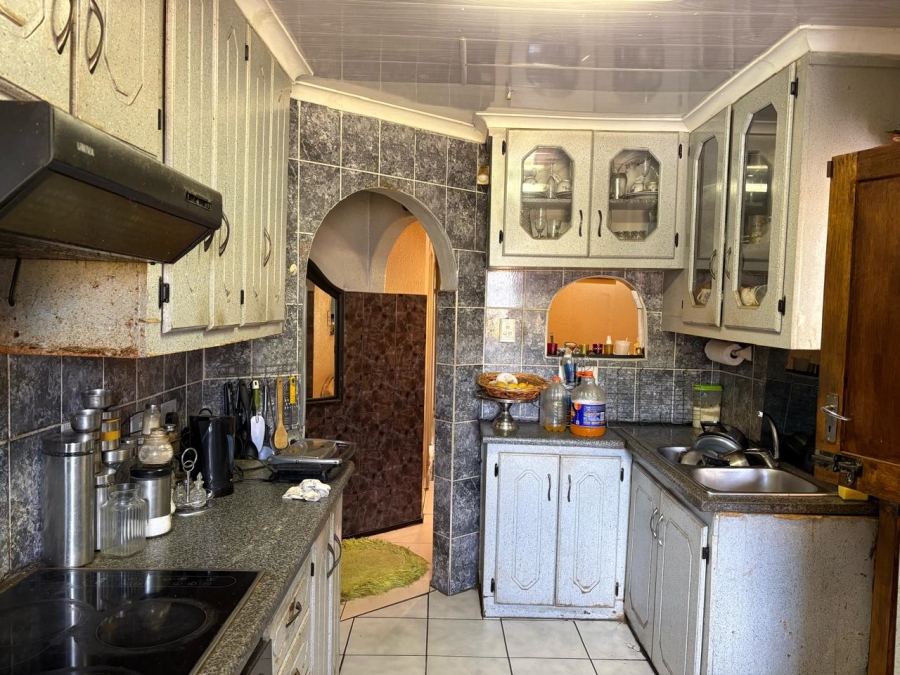 4 Bedroom Property for Sale in Lenasia South Gauteng