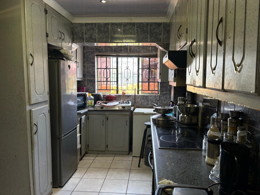 4 Bedroom Property for Sale in Lenasia South Gauteng