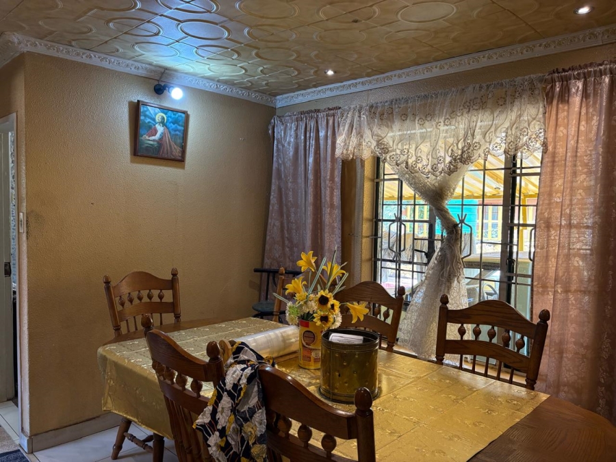 4 Bedroom Property for Sale in Lenasia South Gauteng