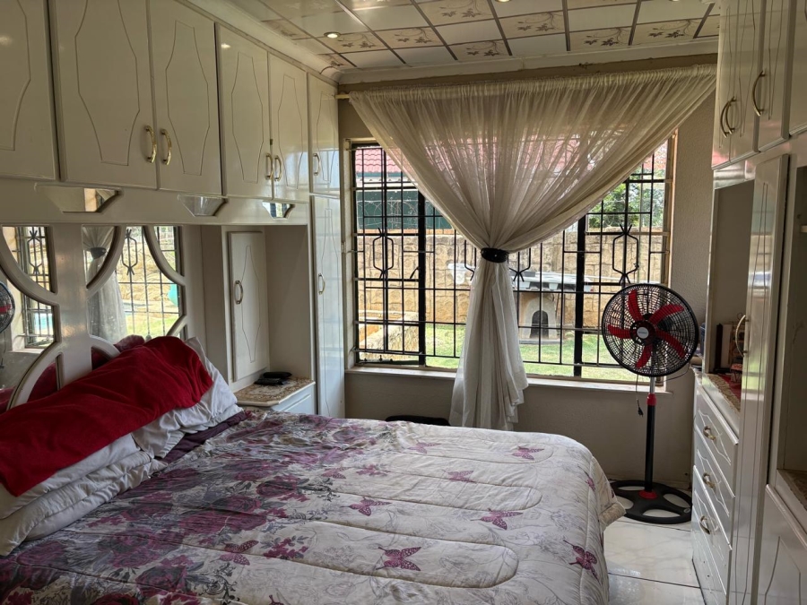 4 Bedroom Property for Sale in Lenasia South Gauteng