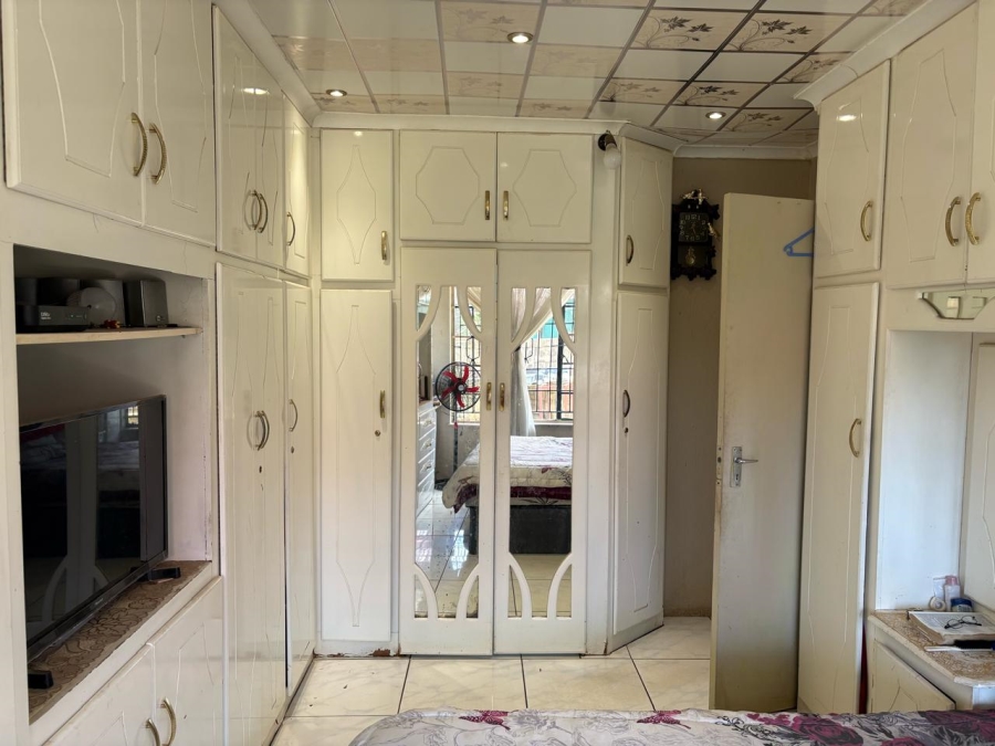 4 Bedroom Property for Sale in Lenasia South Gauteng