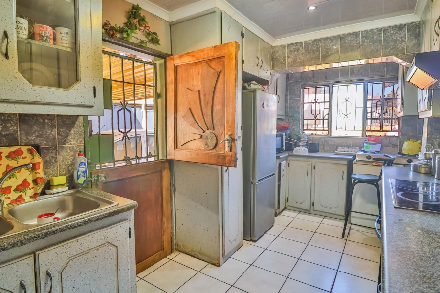 4 Bedroom Property for Sale in Lenasia South Gauteng