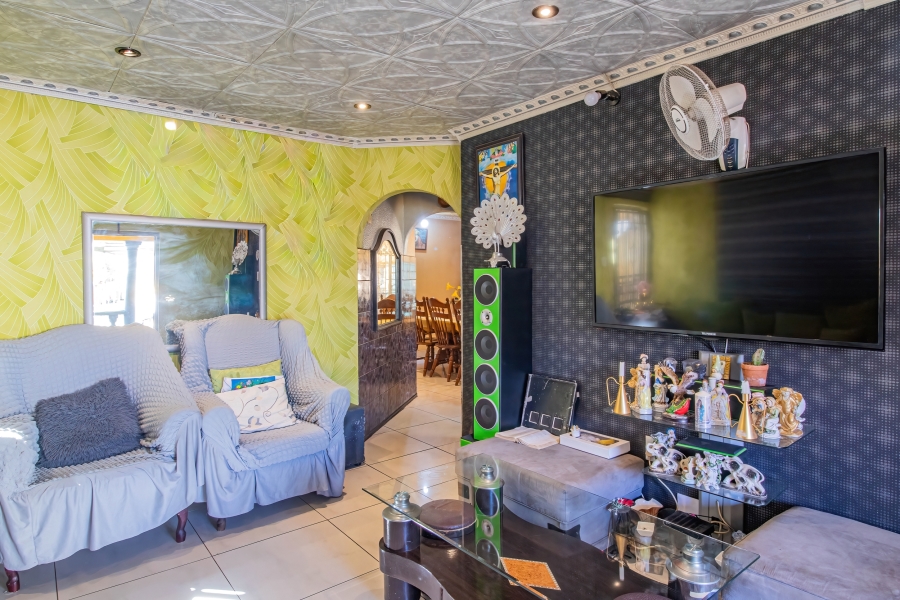 4 Bedroom Property for Sale in Lenasia South Gauteng