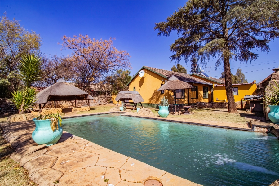 4 Bedroom Property for Sale in Lenasia South Gauteng
