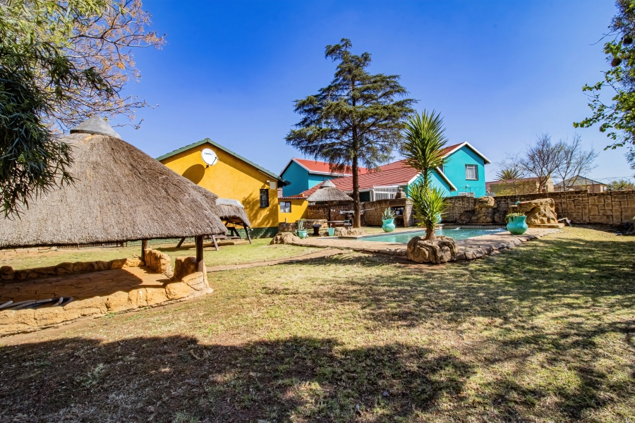 4 Bedroom Property for Sale in Lenasia South Gauteng
