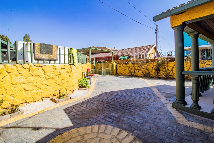 4 Bedroom Property for Sale in Lenasia South Gauteng