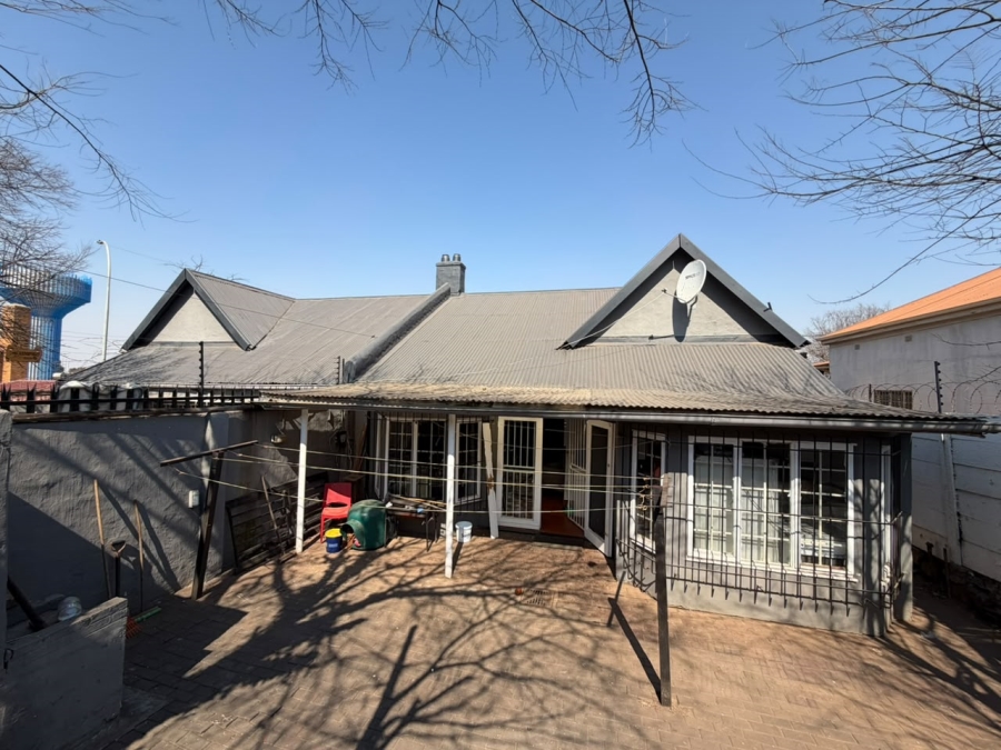 6 Bedroom Property for Sale in Brixton Gauteng