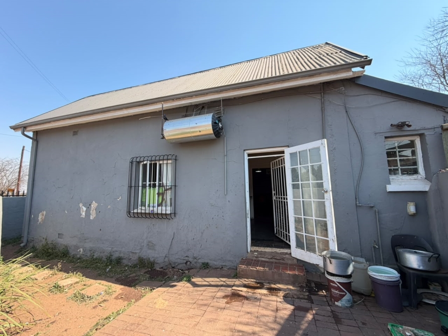 6 Bedroom Property for Sale in Brixton Gauteng