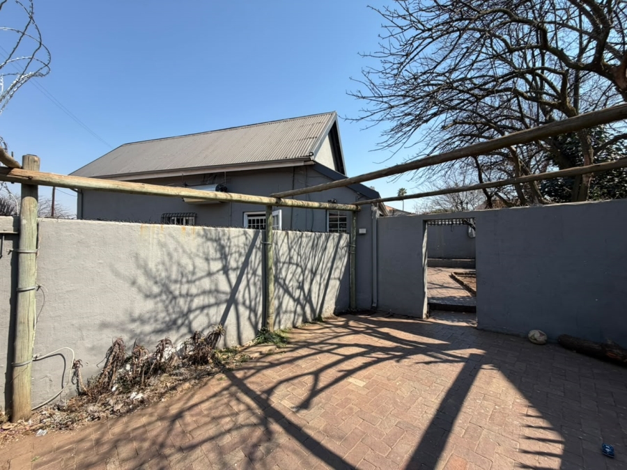 6 Bedroom Property for Sale in Brixton Gauteng