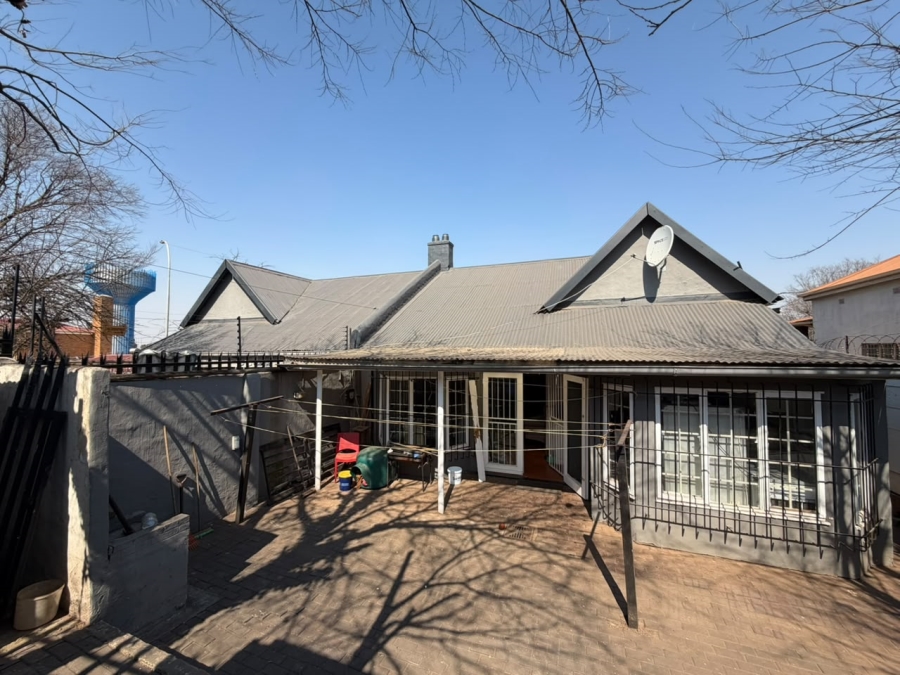 6 Bedroom Property for Sale in Brixton Gauteng