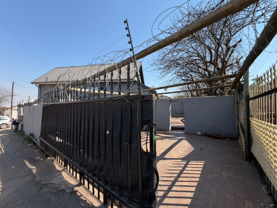 6 Bedroom Property for Sale in Brixton Gauteng