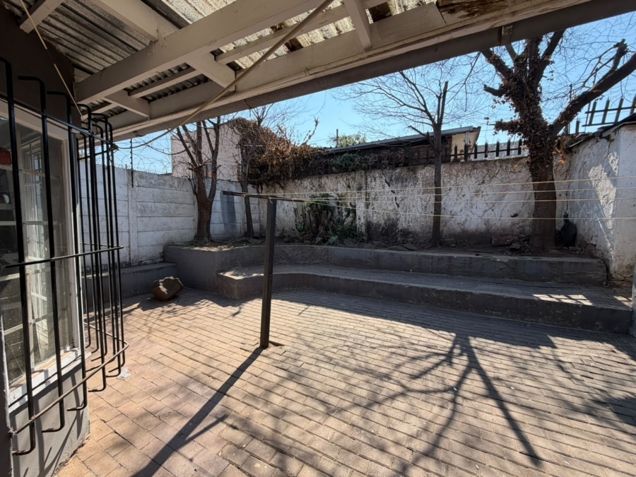 6 Bedroom Property for Sale in Brixton Gauteng