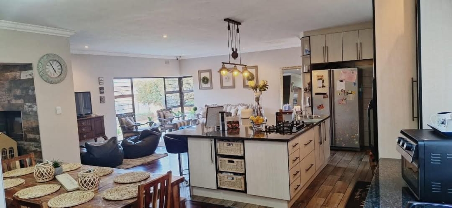 To Let 4 Bedroom Property for Rent in Kenmare Gauteng