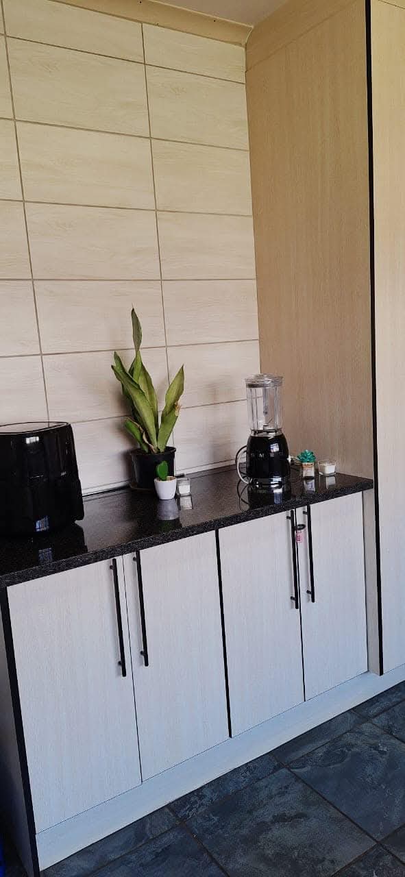 To Let 4 Bedroom Property for Rent in Kenmare Gauteng
