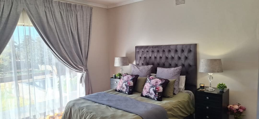 To Let 4 Bedroom Property for Rent in Kenmare Gauteng