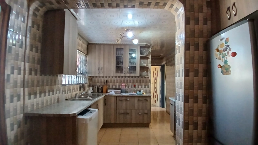 2 Bedroom Property for Sale in Kagiso Gauteng