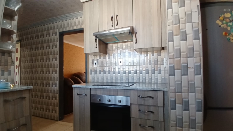 2 Bedroom Property for Sale in Kagiso Gauteng