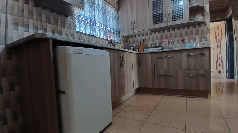 2 Bedroom Property for Sale in Kagiso Gauteng