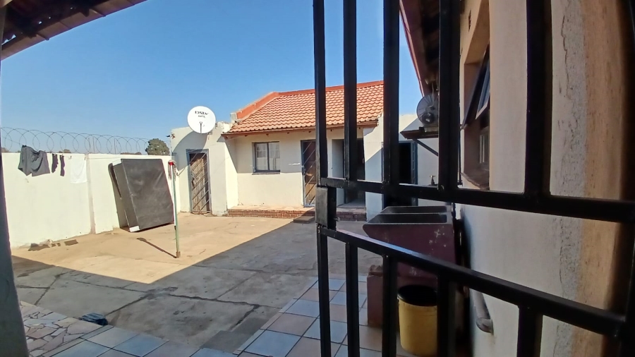 2 Bedroom Property for Sale in Kagiso Gauteng
