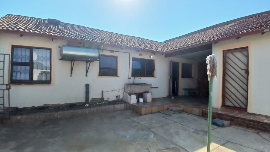 2 Bedroom Property for Sale in Kagiso Gauteng