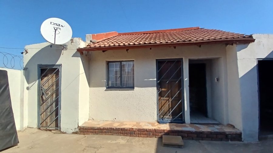 2 Bedroom Property for Sale in Kagiso Gauteng