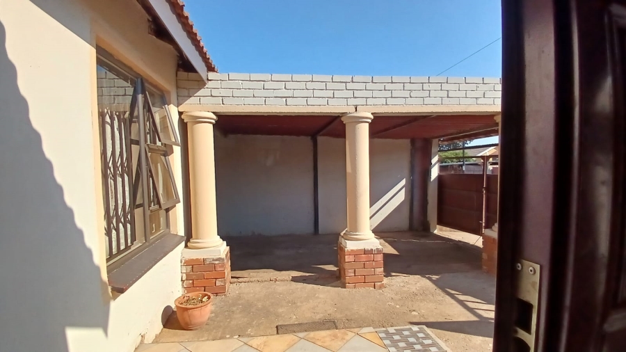 2 Bedroom Property for Sale in Kagiso Gauteng