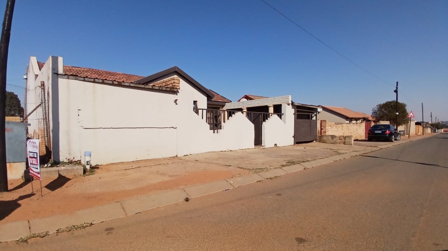 2 Bedroom Property for Sale in Kagiso Gauteng