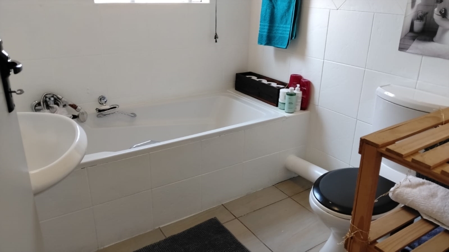 2 Bedroom Property for Sale in Sugar Bush Estate Gauteng
