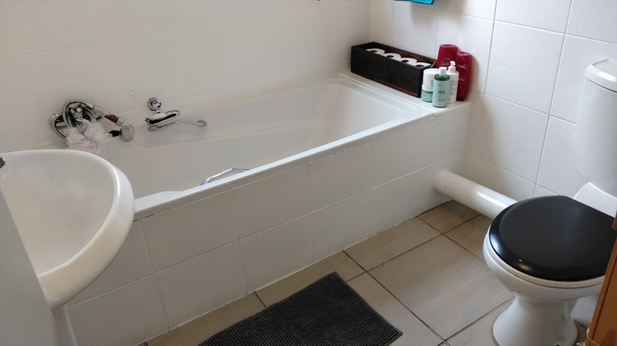 2 Bedroom Property for Sale in Sugar Bush Estate Gauteng