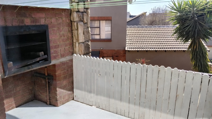 2 Bedroom Property for Sale in Sugar Bush Estate Gauteng