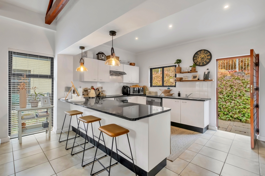To Let 2 Bedroom Property for Rent in Bryanston Gauteng