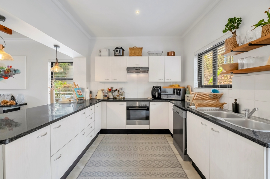 To Let 2 Bedroom Property for Rent in Bryanston Gauteng