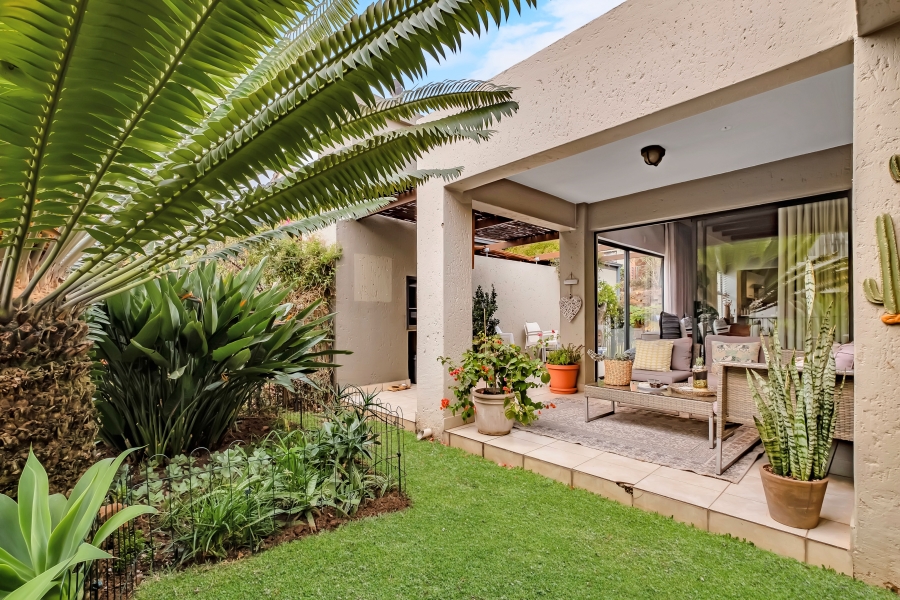 To Let 2 Bedroom Property for Rent in Bryanston Gauteng